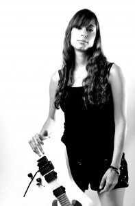 nili-brosh-with-guitar